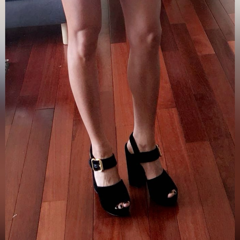 Prada platform heels. - Picture 4 of 4